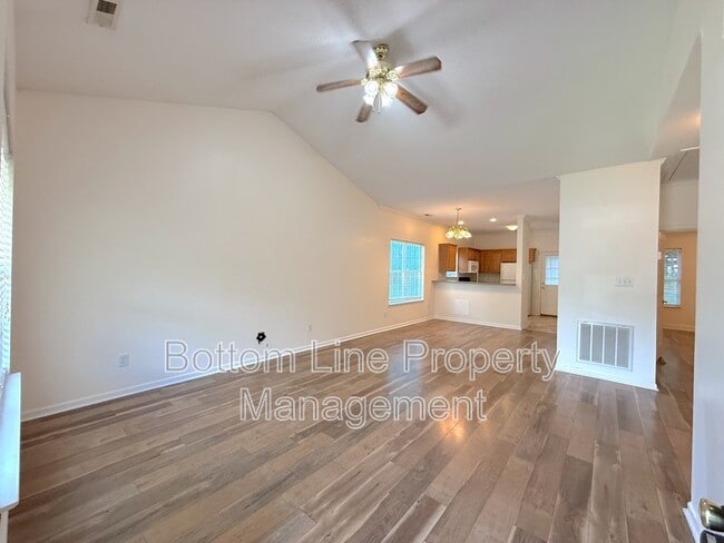 Building Photo - 718 Cody Ct