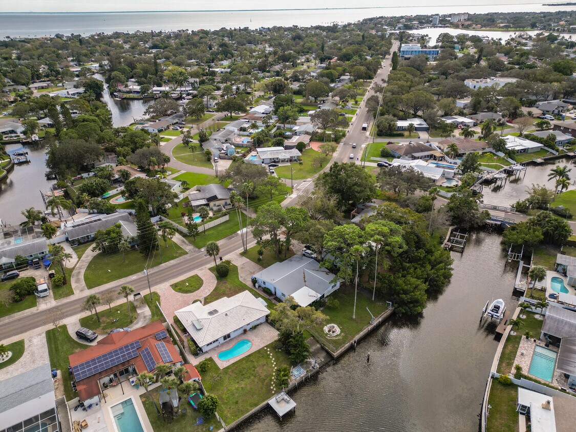 Foto principal - 4748 Shore Acres Blvd NE