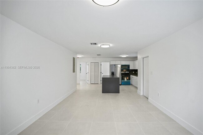Building Photo - 5823 NW 30th Ave