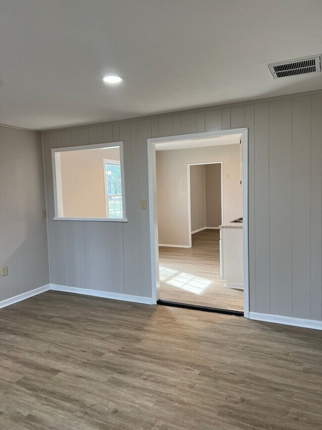 Foto del edificio - 3 Bedroom 1 Bath home in Millington near School