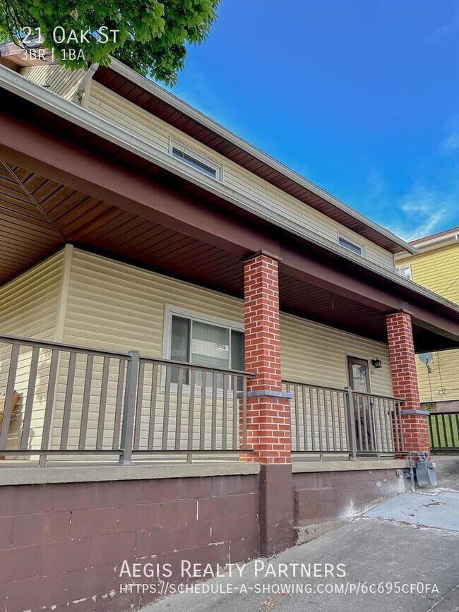 Foto del edificio - MANOR, PA SPACIOUS HOME (3 BED 1 BATH)