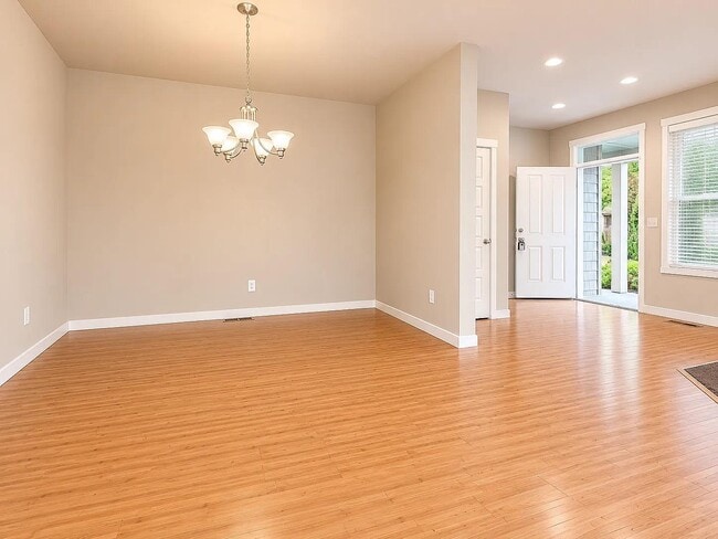 Building Photo - 7214 Hayworth Ave NE