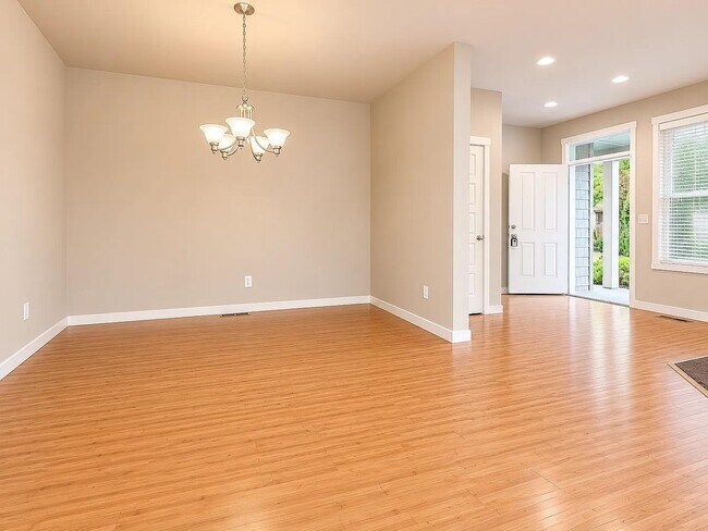 Foto del edificio - 7214 Hayworth Ave NE
