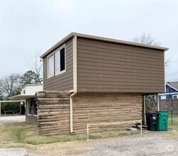 Building Photo - 7515 Bayway Dr
