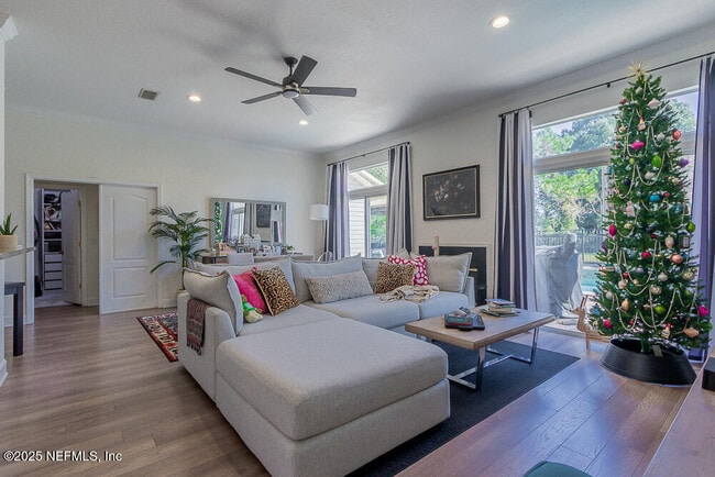 Foto del edificio - 2337 Matheson Dr