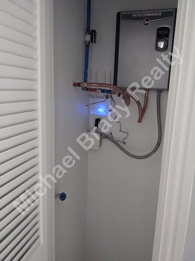 Foto del edificio - 3924 Scruggs Dr