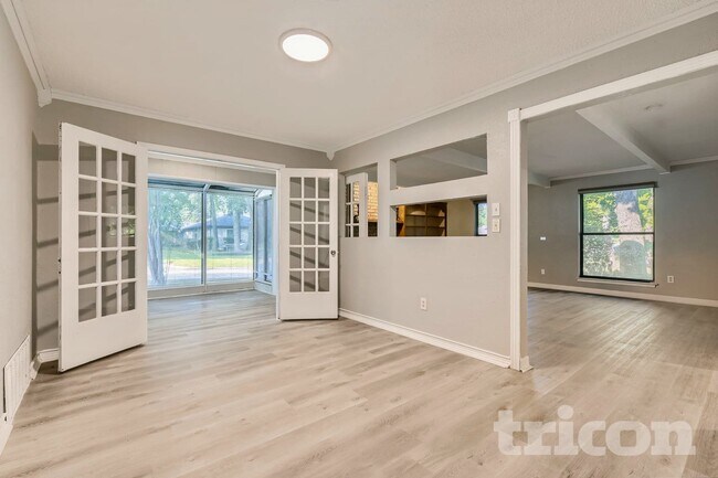 Building Photo - 2819 Hedgeway Dr