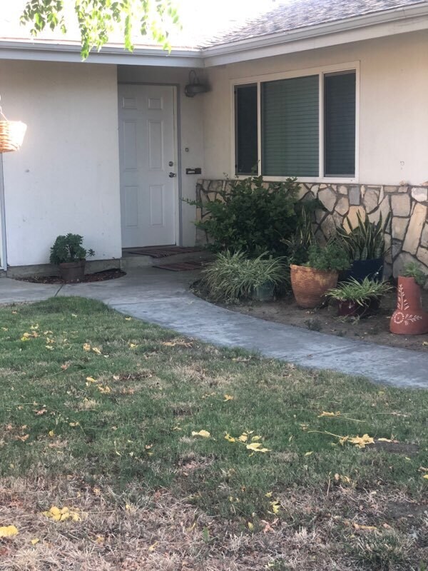 Entrance - 11172 Bellaire St