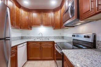Building Photo - 265 Loma Alta Dr