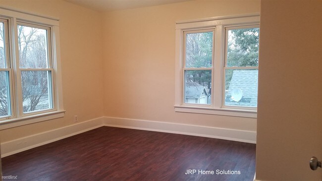 Foto del edificio - 2 br, 1 bath Triplex - 736 1/2 Carlton Blv...