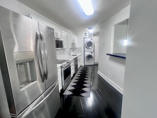 Building Photo - 309 Yoakum Pkwy