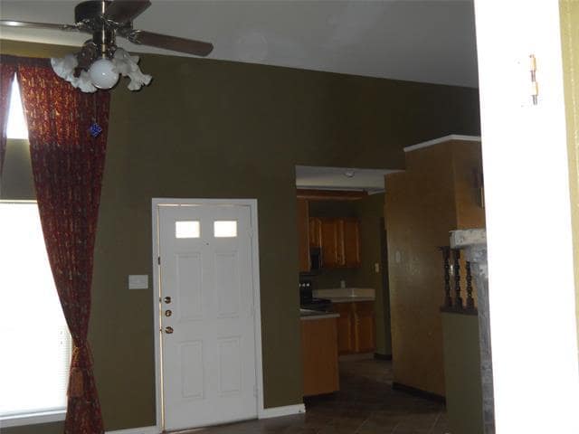 Building Photo - 3182 Chimney Cir