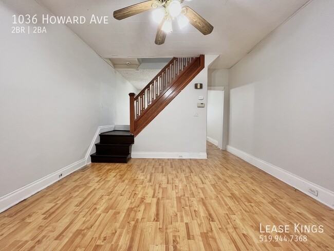 Building Photo - Spacious 2 Bed + Den 1.5 Bath Townhouse St...