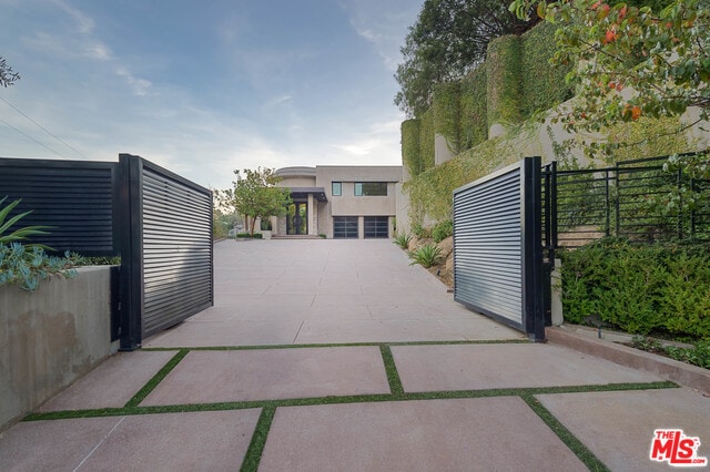 Primary Photo - 2501 Zorada Dr
