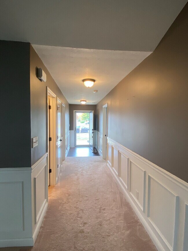 Foto del edificio - 6750 Woodcrest Dr