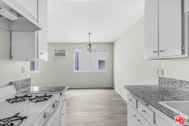 Foto del edificio - 1811 Parnell Ave