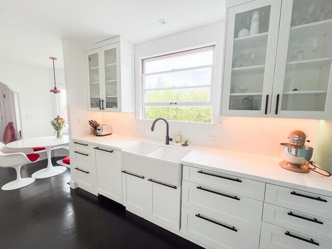 Foto del edificio - Single Family Home in North Berkeley Gourm...