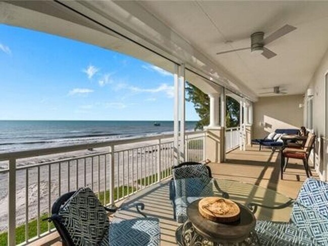 Building Photo - 4 Bedroom Beach Front Condo in Indian Shores