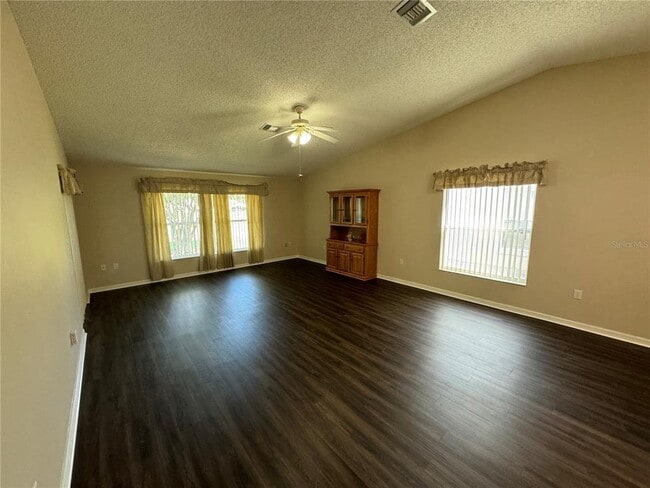 Building Photo - 545 Golfview Ct