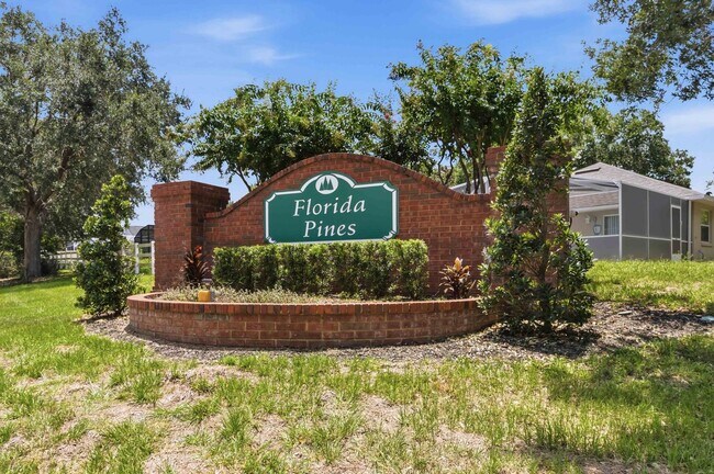 Building Photo - Pool Home in Florida Pines | Pool Service Included