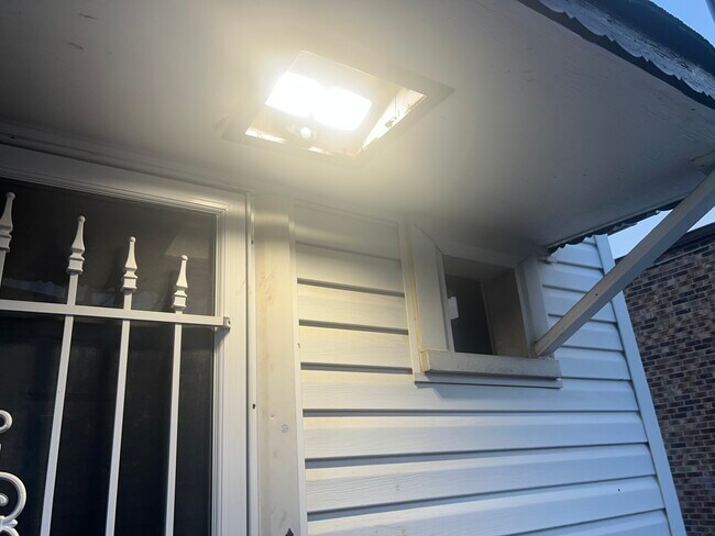 New strong night light - 3346 N Neva Ave