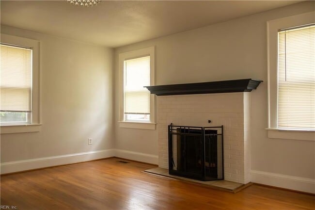 Foto del edificio - 1736 Canton Ave