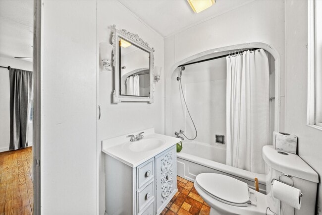 Building Photo - 709 Milan Ave