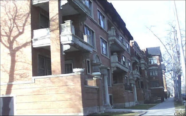 Building Photo - Parkville Condominiums