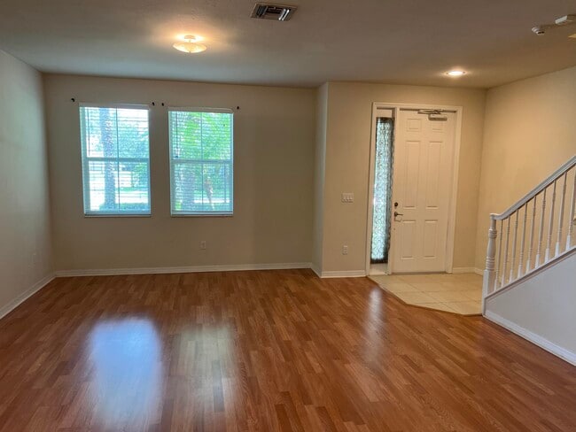 Building Photo - 1130 Dakota Dr