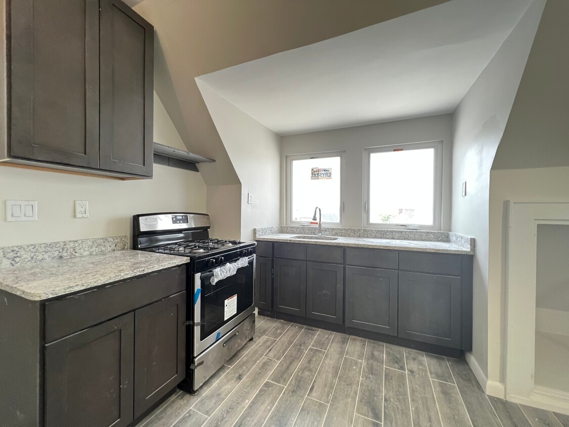 Unit 3 - 244 Ridge St