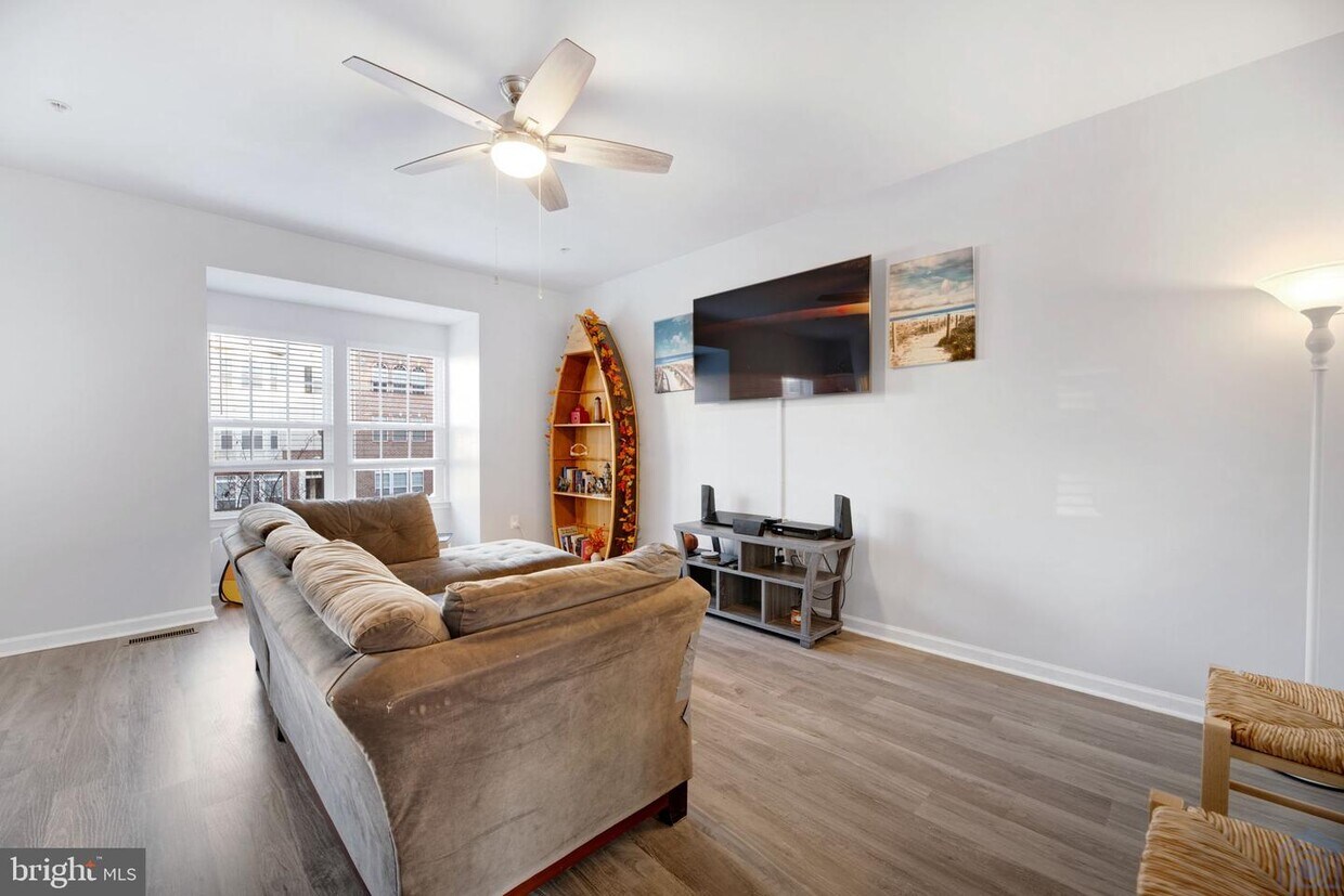 8002 Forest Ridge Dr, Chesapeake Beach, MD 20732 Townhome Rentals in