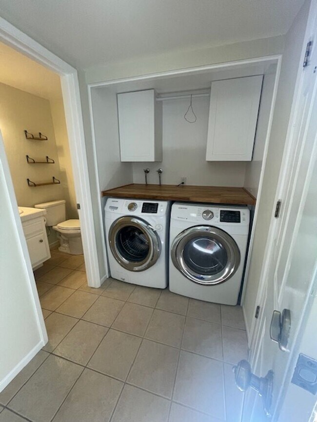 Foto del edificio - Updated Two Bedroom Goleta Condo - Availab...