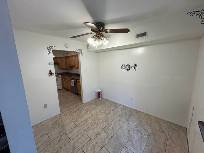 Foto del edificio - 2465 Arbor Ct