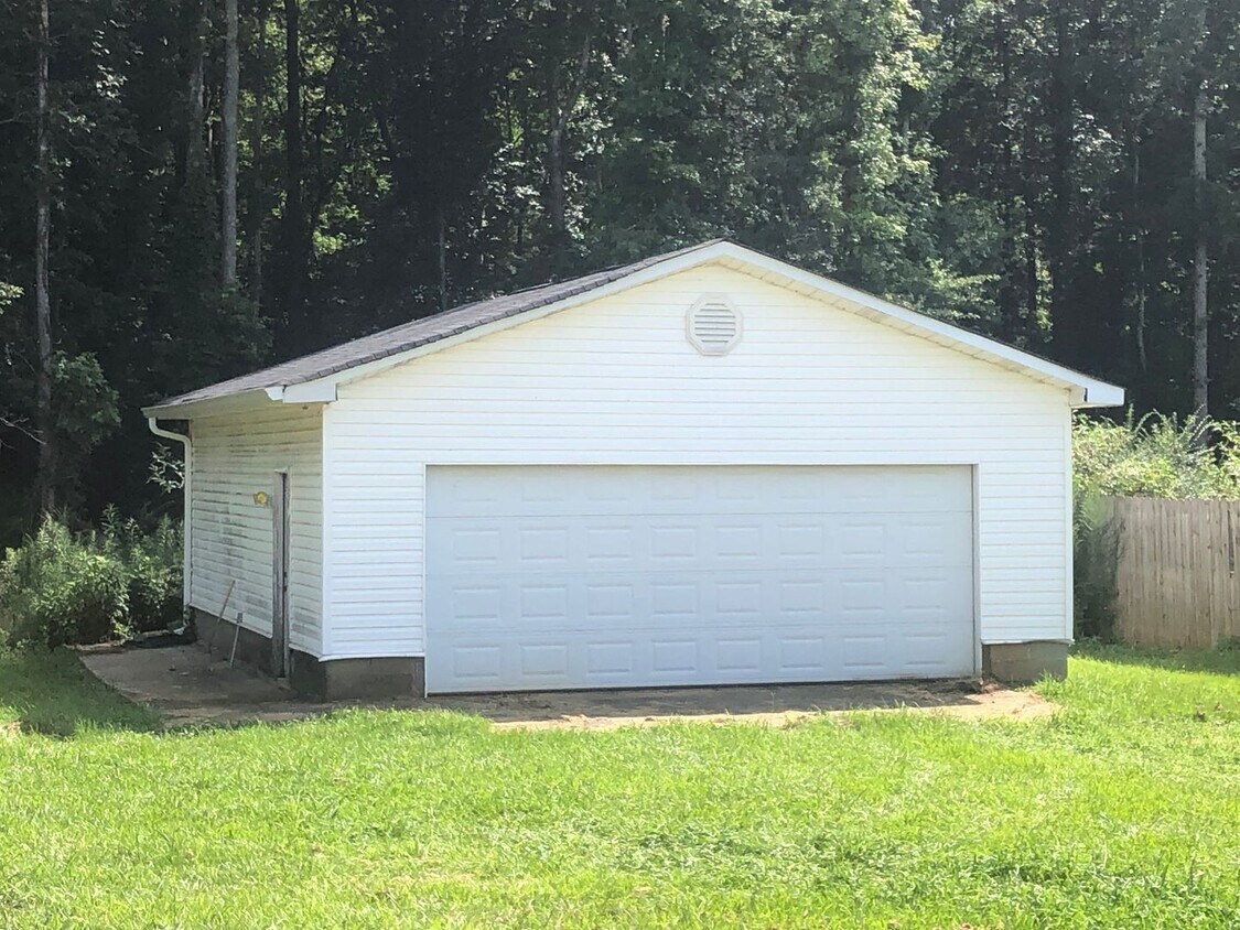 Building Photo - Carrollton Home Coming Soon!!!!!