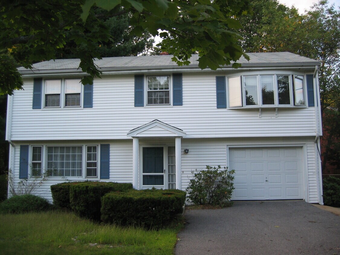 Foto principal - 32 Fayette Rd