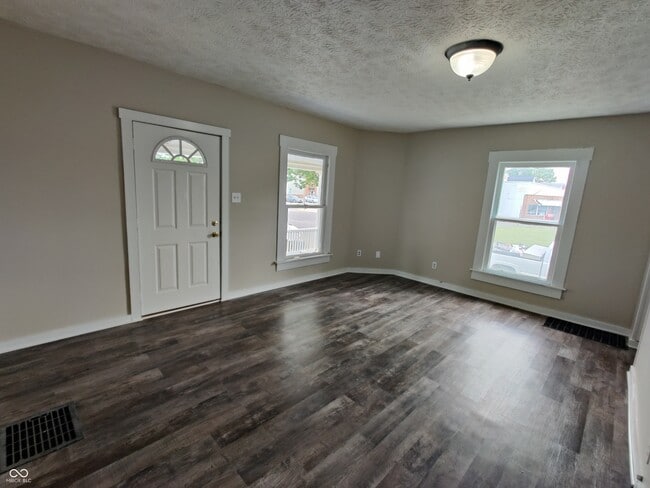 Building Photo - 512 W Taylor St