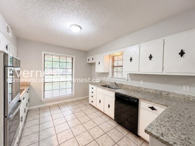 Foto del edificio - 3409 Kettlebrook Cove