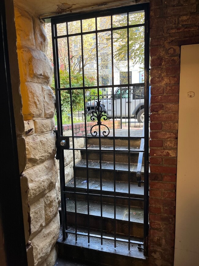 Foto del edificio - 1451 Harvard St NW