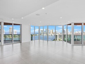 Building Photo - 3370 Hidden Bay Dr