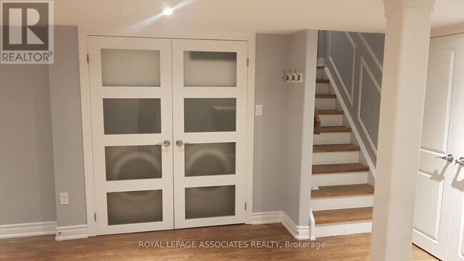 Building Photo - 487 Rougewalk Dr