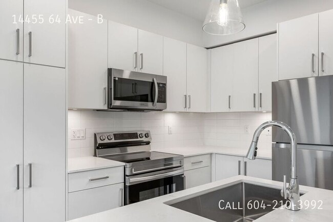 Building Photo - Brand New Condo in Sterling at Bell Centre - Last Month Free!