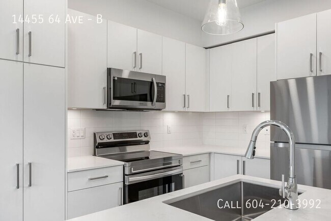 Photo du bâtiment - Brand New Condo in Sterling at Bell Centre - Last Month Free!