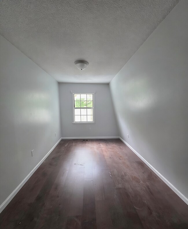 Foto del edificio - 2417 Robertsdale Rd