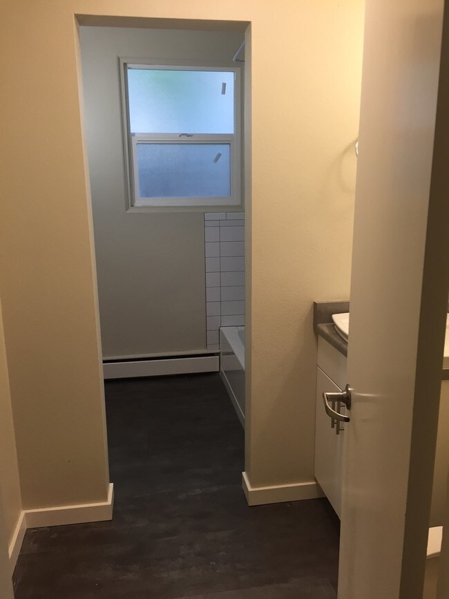 Building Photo - 2453 Broadway St