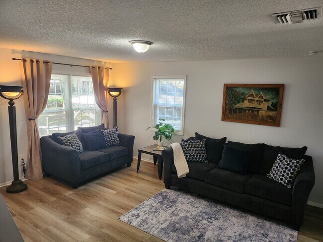 Foto del edificio - 118 E Volusia Ave