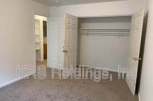 Building Photo - 416 S West St