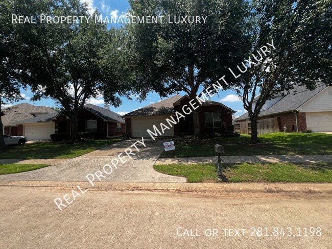 Building Photo - 15315 Court Green Trail