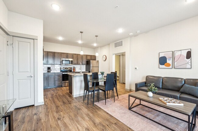 Foto del edificio - 2051 Mayfield Pkwy