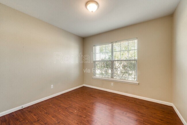 Building Photo - 517 Misty Mountain Dr