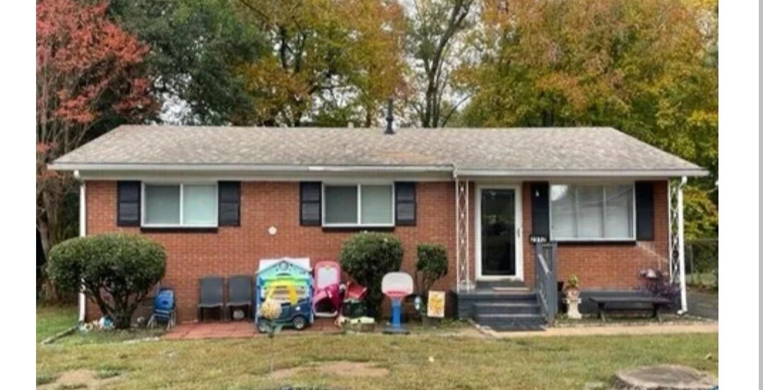 2912 Cedarhurst Dr, Charlotte, NC 28269 House Rental in Charlotte, NC